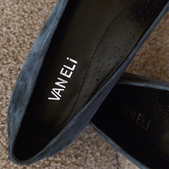 Navy Blue Suede Flats by Vaneli - Size 8N - Picture 4 of 12